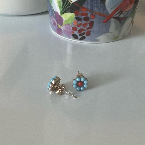 Claire's Jewelry - NWOT 🌼 floral stud earrings 🌼